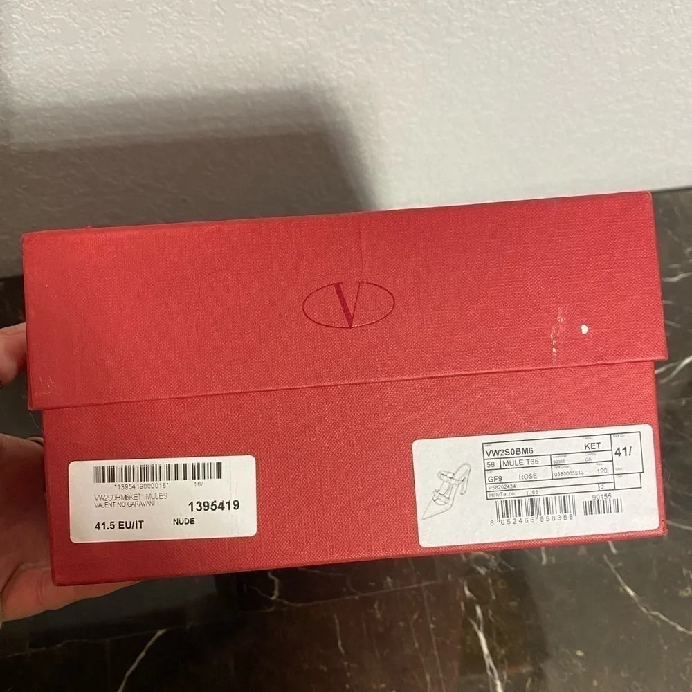 Valentino Garavani Leather Oversized Rockstud Mules 65 nude/blush color - Picture 4 of 15